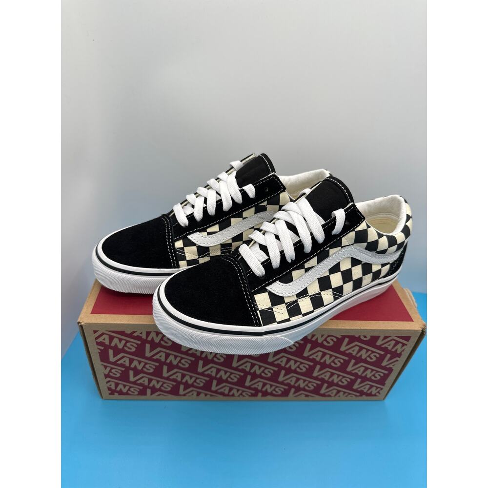 NEW! Vans Old Skool (primary check) Men’s 5.5 Women’s 7.0 new in box!